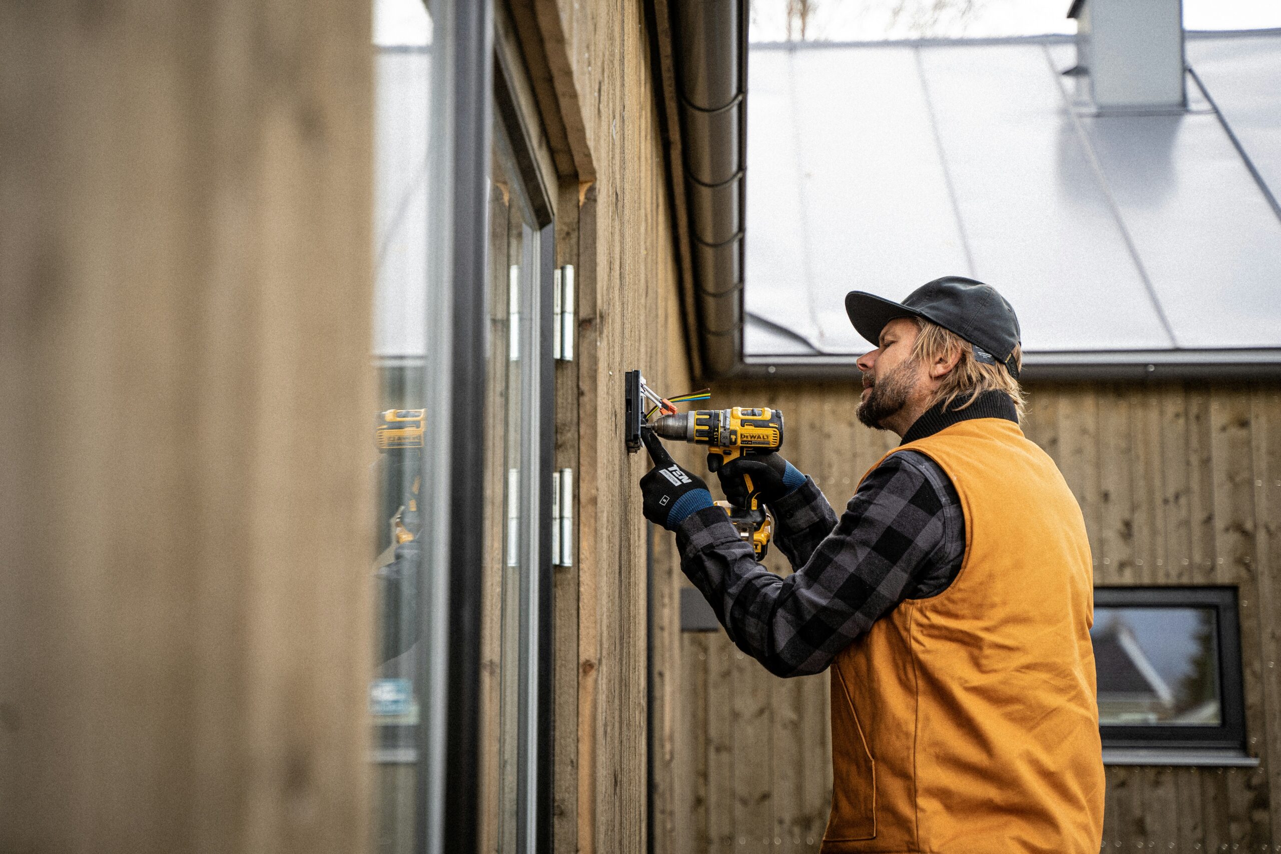 Window replacement cost guide for Calgary homeowners — vinyl and triple-pane windows